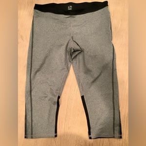 Champion Crop Leggings- Size XL